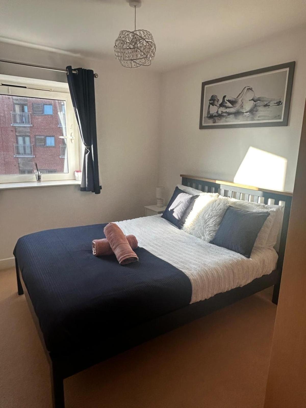 City Centre Apartment. Wrexham Esterno foto