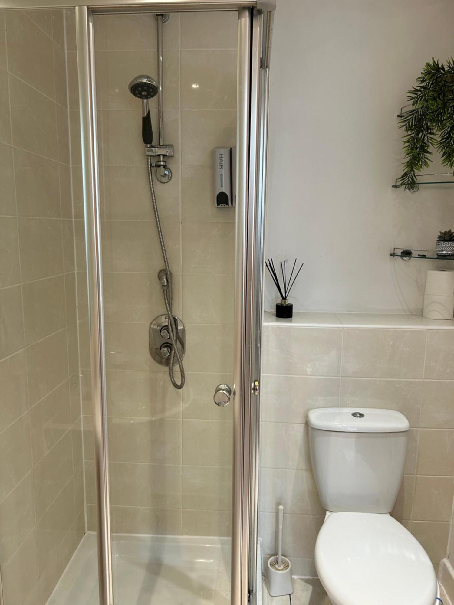 City Centre Apartment. Wrexham Esterno foto